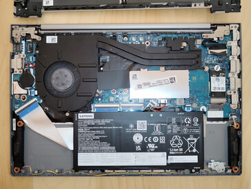 Lenovo ThinkBook 14 G4 dentro
