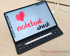 O MatePad 11.5 &quot;S suporta a caneta stylus M-Pencil 3 da Huawei e um acessório de teclado opcional. (Fonte da imagem: Notebookcheck)