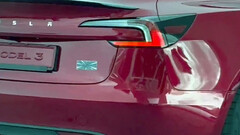 2024 Tesla Model 3 Performance com emblema Ludicrous (imagem: Des Williams/X)