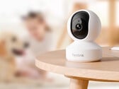 A câmera de segurança interna Reolink E1 Pro sobre uma mesa. (Fonte da imagem: Reolink)