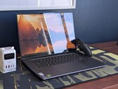 O Lenovo Pro 9 16IPH11 foi atualizado com novos recursos externos, mas as imagens de baixa resolução da Lenovo não lhe fazem justiça