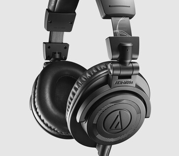 Os fones de ouvido Audio-Technica ATH-M50x ENSO são idênticos ao M50x, mas vêm em um design totalmente preto com ondas sonoras e gravuras de inspiração zen. (Fonte da imagem: Audio-Technica)