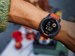 O smartwatch Garmin Instinct 3 (acima) está sendo atualizado com a versão 9.20 do software. (Fonte da imagem: Garmin)