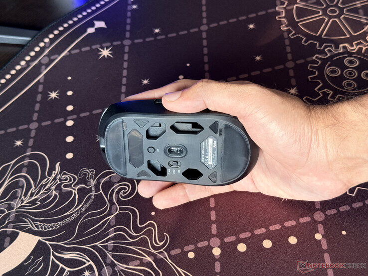 O design de fundo aberto do mouse sem fio