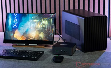 Minisforum Venus Series UM790 Pro com um Razer Core X e uma Nvidia GeForce RTX 3060 Ti