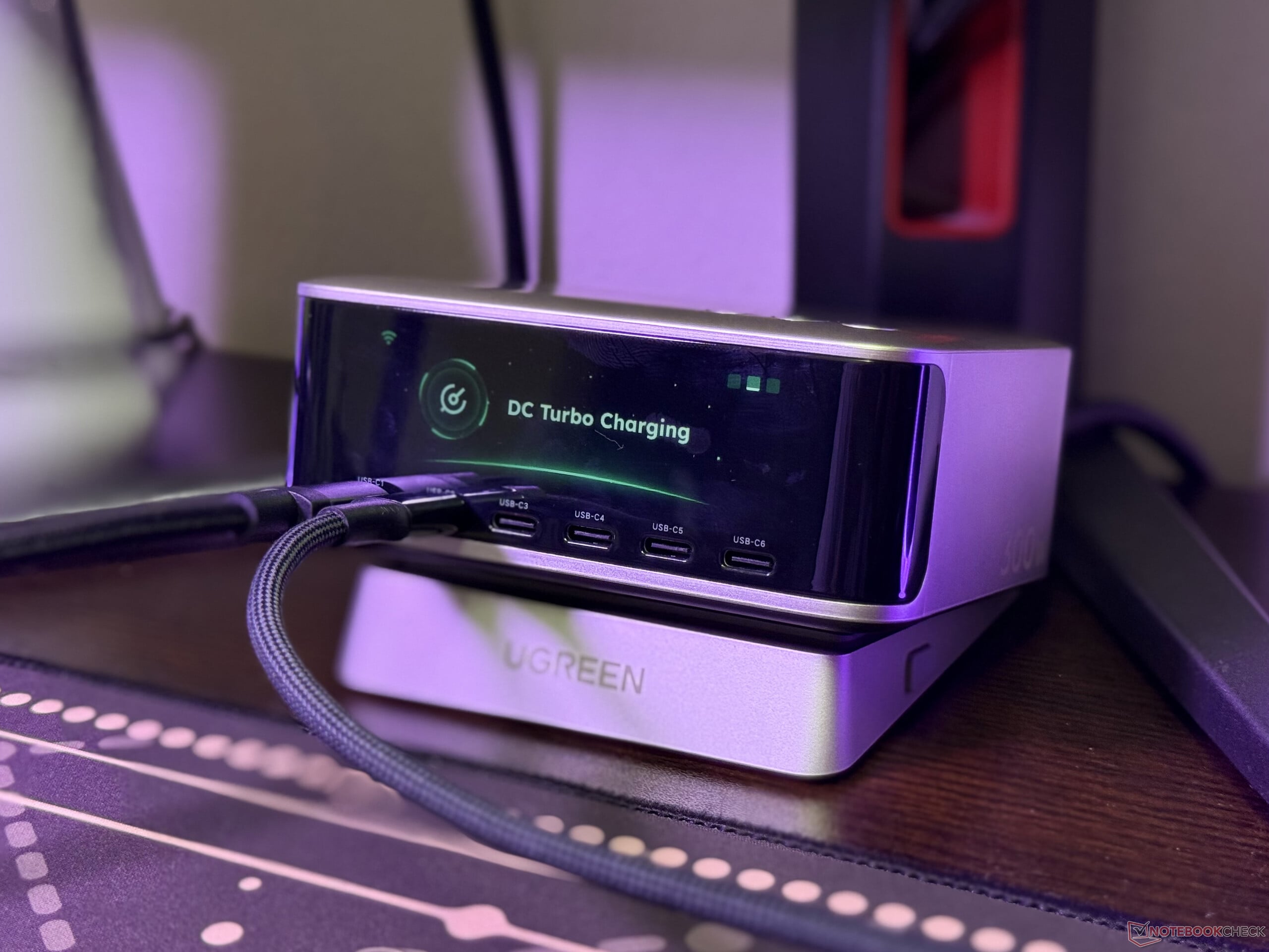 O Ugreen Nexode Pro 300W