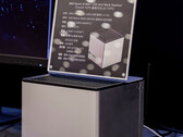 O Abee AI Station parece ser mais alto do que muitos mini-PCs AMD Strix Halo concorrentes. (Fonte da imagem: Abee via @9550pro)