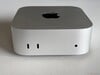 Parte frontal: 2x USB-C 3.2 Gen. 2 (10 Gbps), estéreo de 3,5 mm