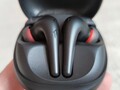 1M MAIS Aero TWS ANC Earbuds em preto (Fonte: Próprio)