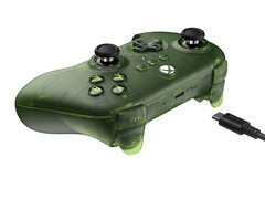 O controle 8BitDo Ultimate 3-mode para Xbox in Jade se conecta via USB-C, Bluetooth e sem fio de 2,4 GHz. (Fonte da imagem: 8BitDo)