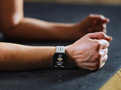O smartwatch Bip 6 da Amazfit (na foto) está recebendo uma nova atualização. (Fonte da imagem: Amazfit)