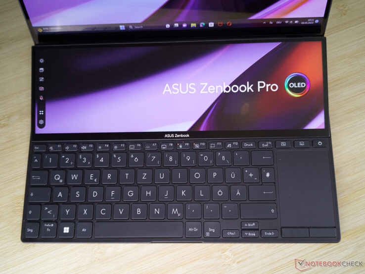 Dispositivos de entrada do Asus Zenbook Pro Duo 14