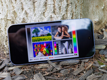 O Google Pixel 9a em ambiente externo