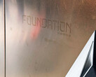 O acabamento do Cybertruck de US$ 120.000 tem gravação da série Foundation (imagem: Brandon/X)