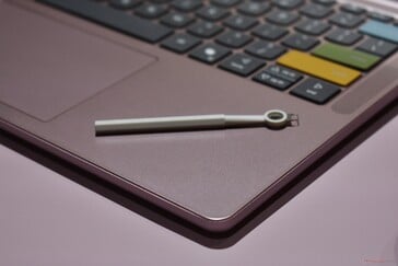Ferramenta para remoção de teclas do Lenovo IdeaPad Vibe.