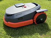 O Segway Navimow X3 vem com uma ampla gama de recursos. (Fonte da imagem: Marcus Schwarten / Notebookcheck)
