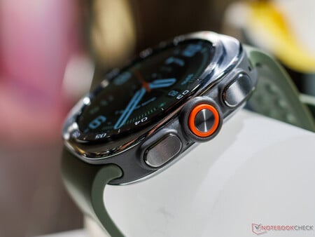 Perfil lateral do Samsung Galaxy Watch Ultra 2 (na foto)