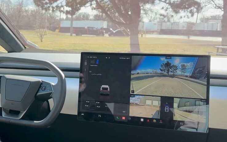 O quinto recall do Tesla Cybertruck tem como ponto central o problema da câmera de ré. (Fonte da imagem: Autoline Networks)
