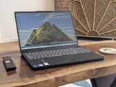 Análise do Lenovo IdeaPad Slim 3 15IWC11: estreia do processador Intel Wildcat Lake Core 7 350