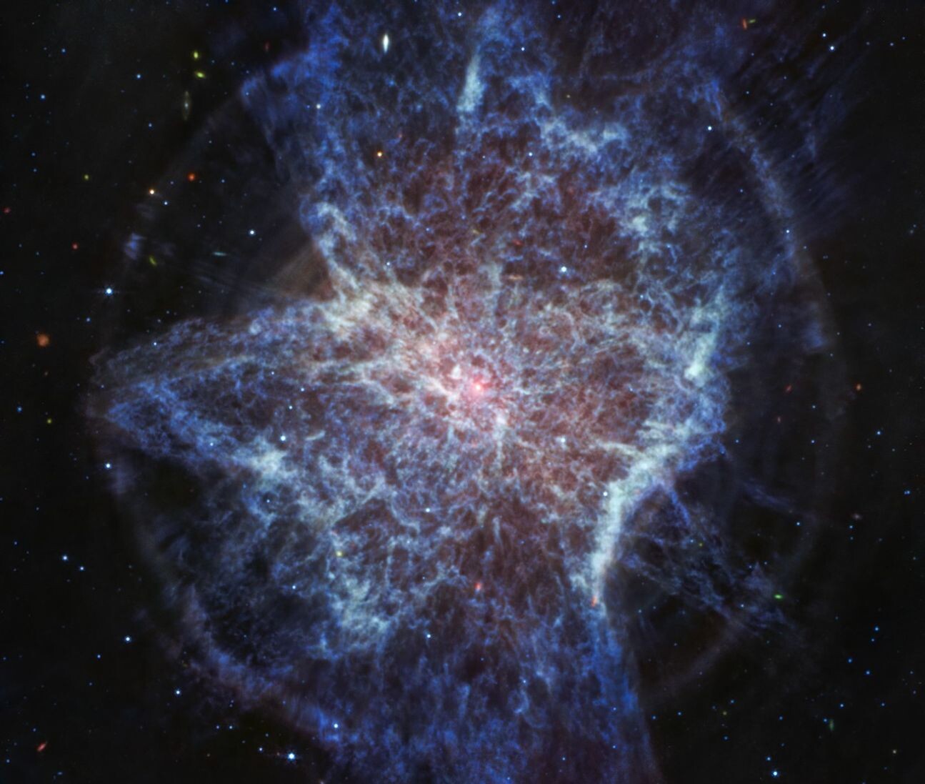 Imagem no infravermelho médio da nebulosa planetária NGC 6072 (Fonte da imagem: NASA, ESA, CSA e STSCI)