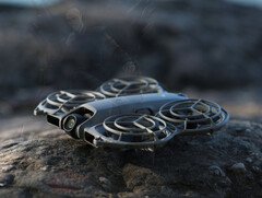 Espera-se que o DJI Neo 2 pese 135 g como seu antecessor. (Fonte da imagem: via Igor Bogdanov)