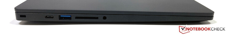 Lado esquerdo: Kensington Lock, USB-C 3.2 Gen.2 (DisplayPort 1.4, PowerDelivery), USB-A 3.2 Gen.1, leitor SD, estéreo de 3,5 mm