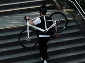 Roadlite:ON CF: Bicicleta elétrica leve com transmissão por correia
