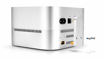 Não são necessárias modificações no Mac Mini; o dispositivo pode ser simplesmente conectado por meio de um plugue.