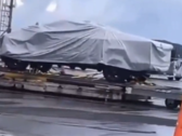 O design angular do Cybertruck facilita sua identificação em uma fila. (Fonte da imagem: Clube de Proprietários do Cybertruck)