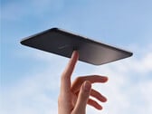 O Tango 2S pesa cerca de 147 gramas. Na foto: uma imagem promocional destacando o design leve do e-reader