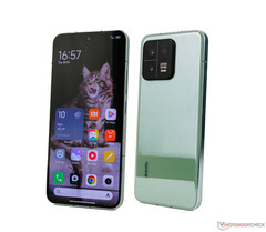 O Xiaomi 13T Pro pode ter a mesma aparência frontal que o Xiaomi 13, na foto. (Fonte da imagem: NotebookCheck)