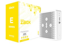 Os novos mini-PCs da Zotac vêm em acabamentos em preto e branco com gabinetes de 2,65 litros. (Fonte da imagem: Zotac)