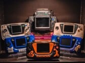 Uma coleção de SEGA Game Gears retratada