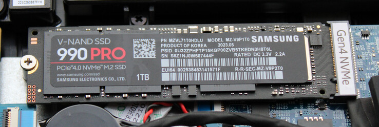 Um SSD PCIe 4 funciona como a unidade do sistema.