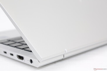A superfície cinza escurece melhor as impressões digitais do que os sistemas ThinkPad mais escuros