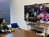 The Weeknd jogando Persona 4 Revival no estúdio da Sega Atlus