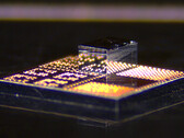 Novo processo de fabricação de chips 3D integra transistores de GaN em pastilhas de silício (Fonte da imagem: pesquisadores do MIT)