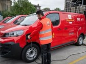 Uma van elétrica do Royal Mail, um dos 7.000 EVs na frota da empresa no Reino Unido (Fonte da imagem: Royal Mail)