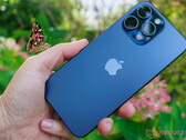 O iPhone 15 Pro Max não deve mais superaquecer após a instalação do iOS 17.0.3. (Fonte da imagem: Notebookcheck)