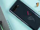O Asus ROG Phone 5 estreou há mais de um ano. (Fonte: NextPit)