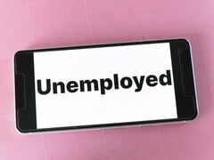 Trabalhos não técnicos/especializados, como atendimento ao cliente, são os que correm maior risco de serem substituídos pela IA. (Fonte da imagem: Pixabay)