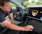 A tela da Tesla é usada como tela de computador da polícia no Model PD (imagem: epcalderhead/YT) 