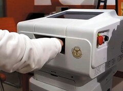 O monitor não invasivo de glicose no sangue já passou por dois estudos positivos. (Fonte da imagem: China Daily)