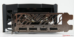 As portas externas do Sapphire Nitro+ Radeon RX 6750 XT