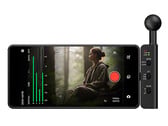 O Sony ECM-AX10 vem com quatro microfones que permitem gravações de áudio espacial em smartphones.