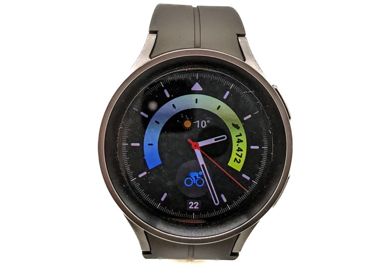 A caixa do Galaxy Watch5 Pro é feita de titânio, o mostrador é protegido por vidro de safira