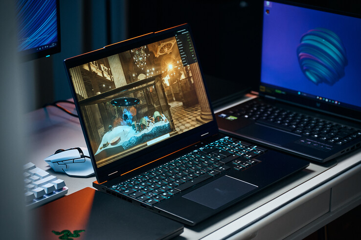 O XMG Fusion/Core 15 e o Razer Blade oferecem GPUs de potência total, apesar de seu chassi compacto.