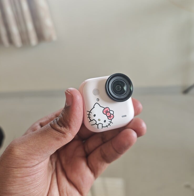 A câmera de ação de edição limitada Insta360 Go Ultra Hello Kitty