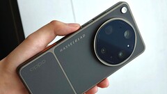 Supostamente o design final do Oppo Find X9 Ultra, como visto atualmente em várias fotos