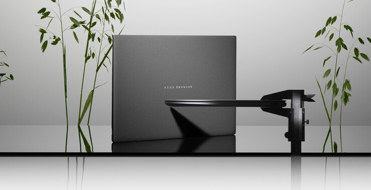 O novo Zenbook S16 é comparativamente leve para um laptop de 16 polegadas, com apenas 1,5 kg. (Fonte da imagem: Asus)